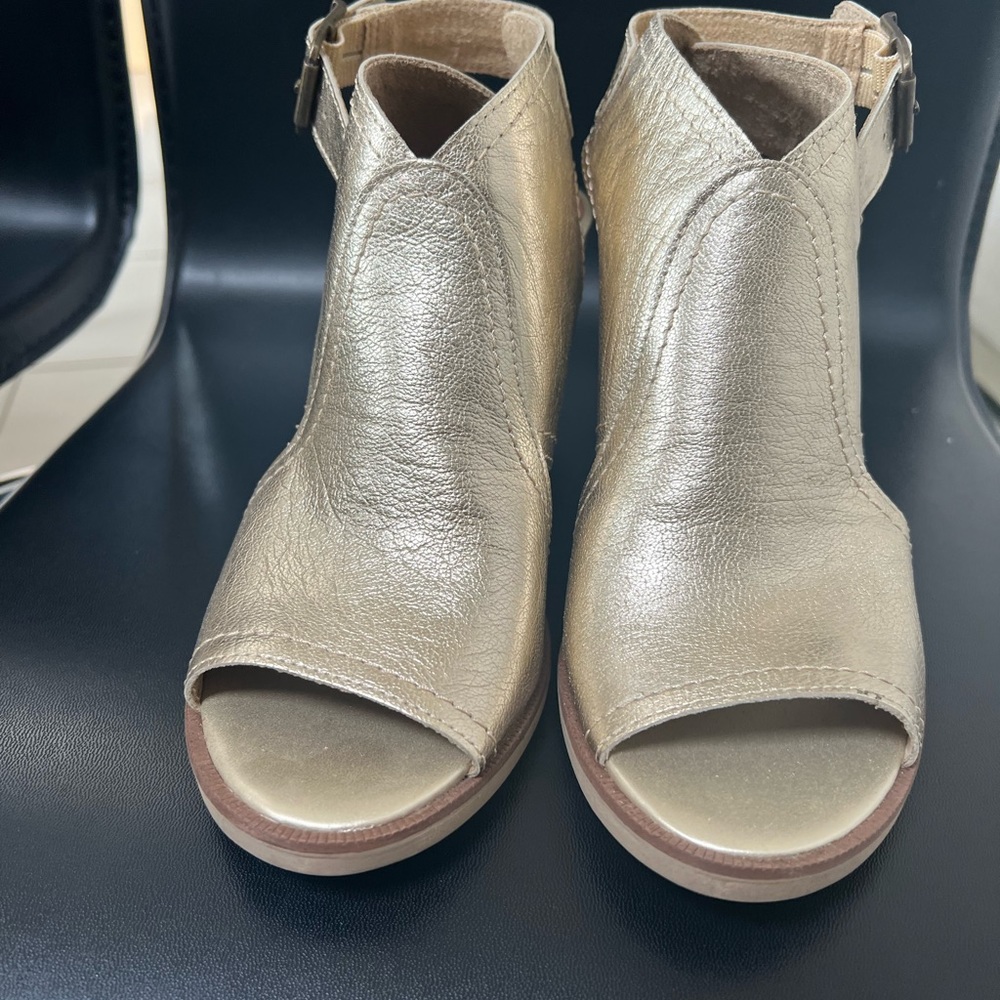 Bella Vita Open Toe Gold Ankle Booties
